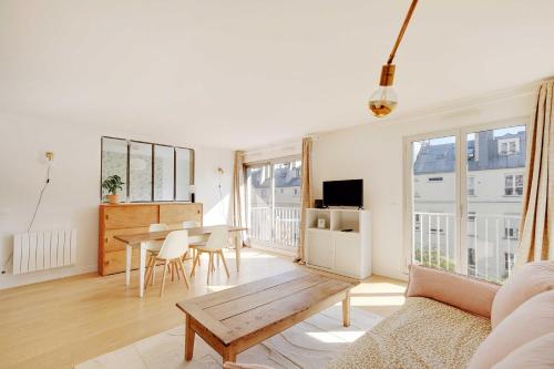 Spacious parisian apartment - 2BR 4P – République