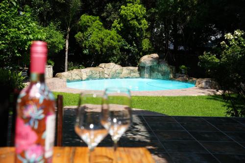 Swimmingpoolen hos eller tæt på The House On Straight Avenue