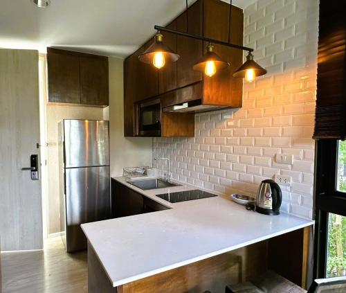 Een keuken of kitchenette bij Modern Condo in Nimman 501