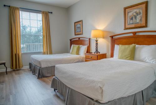 Luxury Lake View Condo-Vista Cay photo 3