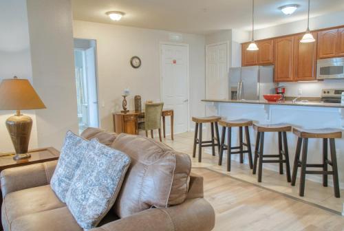 Luxury Lake View Condo-Vista Cay photo 12