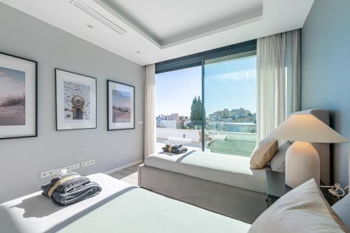 797 HOLIDAY RENTALS - Lujosa y moderna villa en Puerto marina