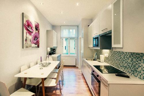 Modern 2BDR Apartment - Central Prague