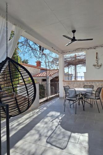 Apartman Mediteraneo 2 by Villas Guide