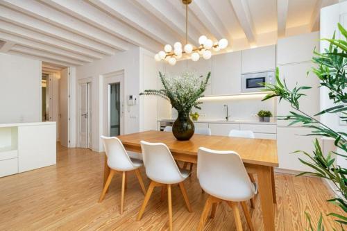 Apartment • Downtown Lisbon • 3 Bedrooms • Balcony