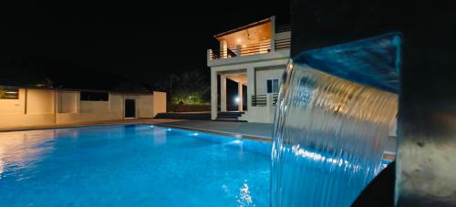 Swimmingpoolen hos eller tæt på The Jungle Gate Villa