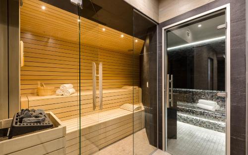 Phòng tắm tại Czarny Kamień Resort & SPA