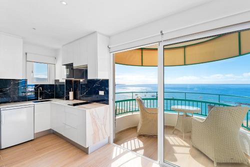 Renovated Panoramic Seaview Las Vistas Beach Studio