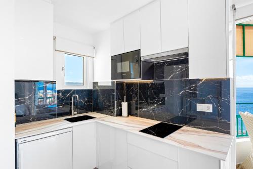 Renovated Panoramic Seaview Las Vistas Beach Studio