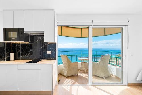 Renovated Panoramic Seaview Las Vistas Beach Studio
