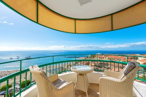 Renovated Panoramic Seaview Las Vistas Beach Studio