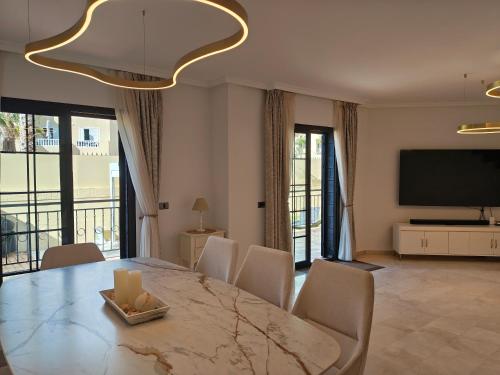 Sun and City Townhouse El Duque