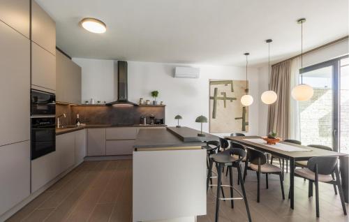 Beautiful Home In Umag