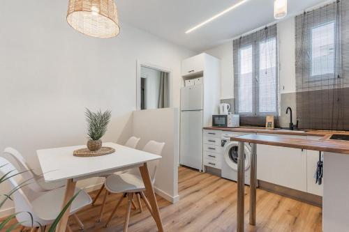 Charmingly renovated -2Bdrs 2Baths -Atocha