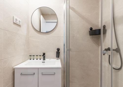 Charmingly renovated -2Bdrs 2Baths -Atocha