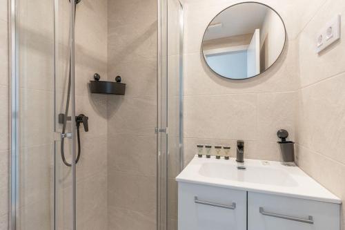Charmingly renovated -2Bdrs 2Baths -Atocha