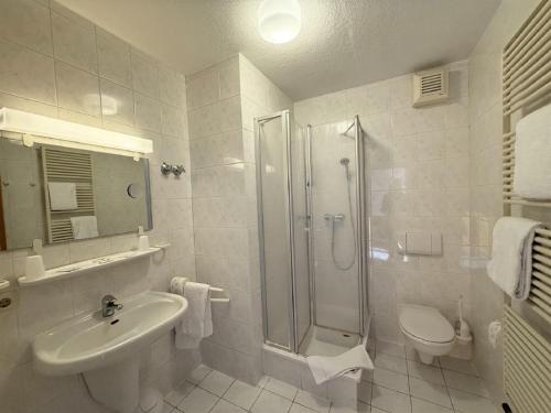 Koupelna v ubytování Hotel Stiftswingert