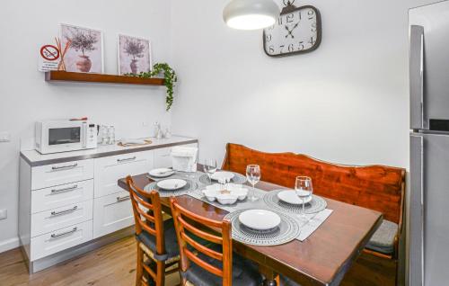1 Bedroom Lovely Apartment In Firenze