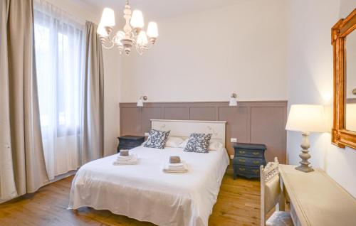 1 Bedroom Lovely Apartment In Firenze