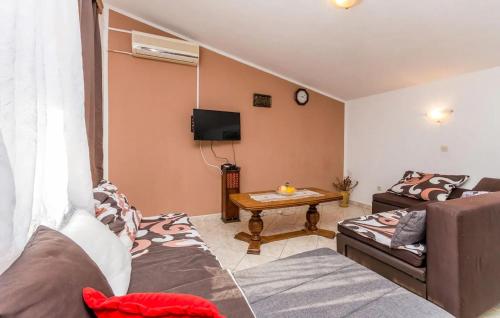 Amazing Apartment In Biograd Na Moru