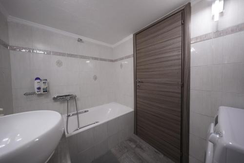 Green & Grey Family Suite 100 m Thessaloniki Cente