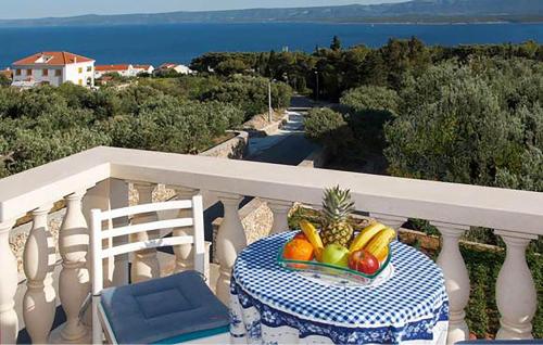 Pet Friendly Apartment In Bol With Lake View