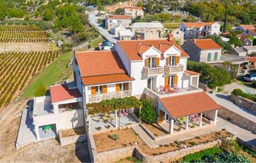 Pet Friendly Apartment In Bol With Lake View