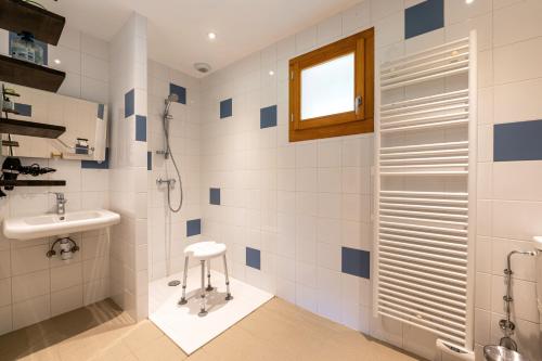 Et badeværelse på Chalet Belle Etoile Val de Tamié