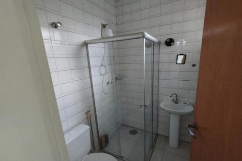 Et badeværelse på Acomodação Tranquila