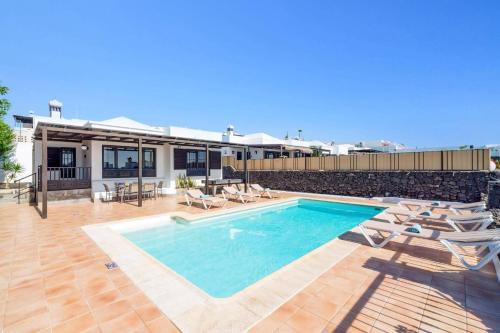 Villa Nazaret by Villa Plus