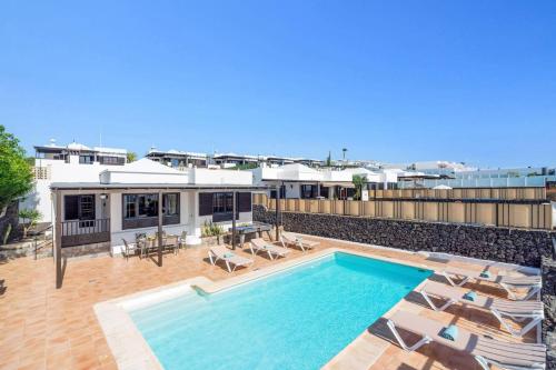 Villa Nazaret by Villa Plus