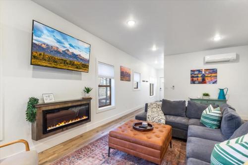 Χώρος καθιστικού στο Tablerock Townhome