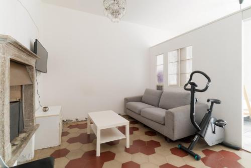 GuestHost - Cozy Apartment near MM1