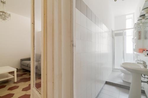 GuestHost - Cozy Apartment near MM1