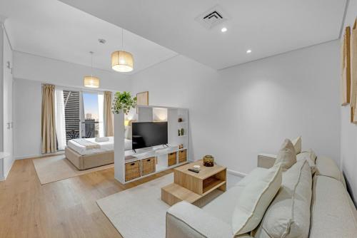 Waves - Modern Lakeview Studio - Cozy & Bright