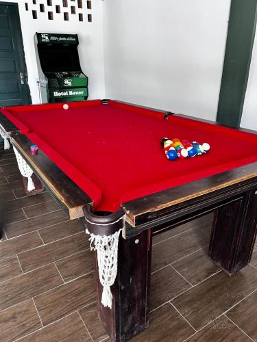 Biliár nebo kulečník v ubytování Hotel Bauer