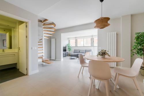 Smart Penthouse en Adrian Pulido con Parking