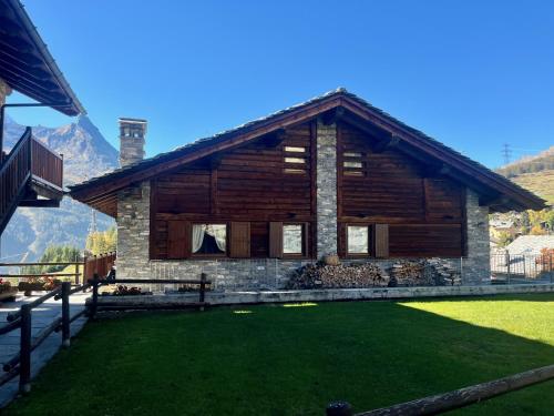 En generel udsigt til bjerge eller udsigt til bjerge taget fra lejligheden