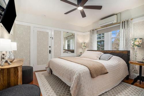 En eller flere senge i et værelse på Hemlock Room