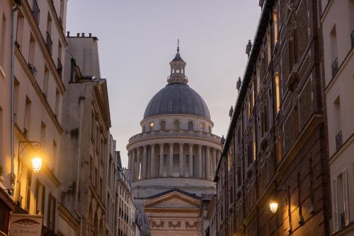 Notre Dame Paris Suite