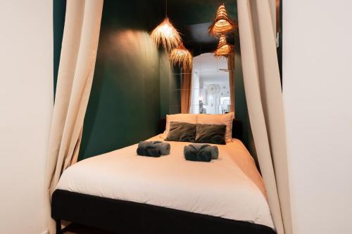 En eller flere senge i et værelse på Mourillon proche plages et port