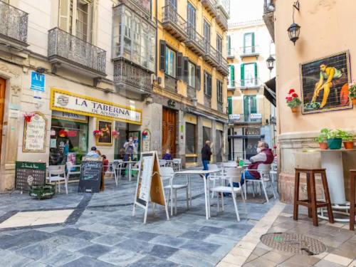 H2M Capitan Balcony & patio in the city center
