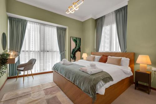 JLT Cozy and Modern 1BR Pool and Gym Walk to Metro