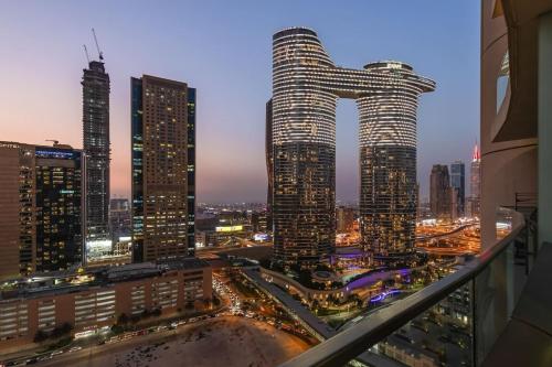 Burj Vista Modern Comfort - 1BR with Pool, Gym and Scenic views
