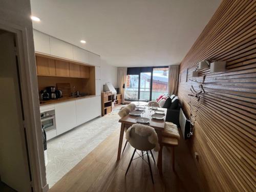 Avoriaz - Appartement rénové - 7 pers, 3 ch, balcon - FR-1-633-38