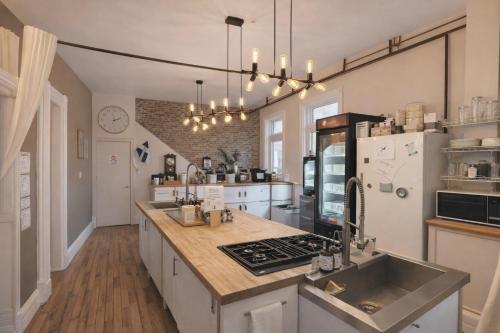 Kuchyň nebo kuchyňský kout v ubytování Auberge du Plateau