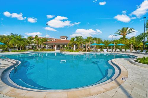 Luxury Lake View Condo-Vista Cay photo 27