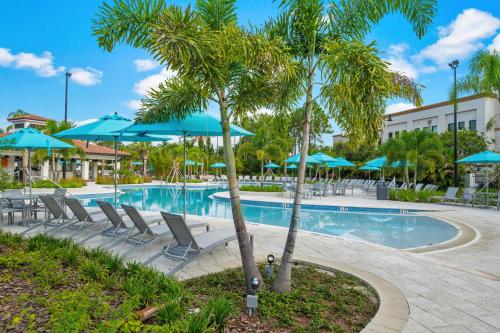 Luxury Lake View Condo-Vista Cay photo 30