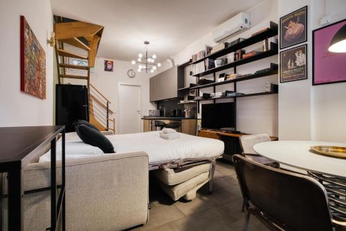 Just Urban Stays - Design Loft 2 Bathrooms and Balcony - 9 min M4 Duomo