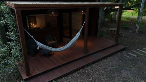 Een tuin van Cabañas en medio del bosque